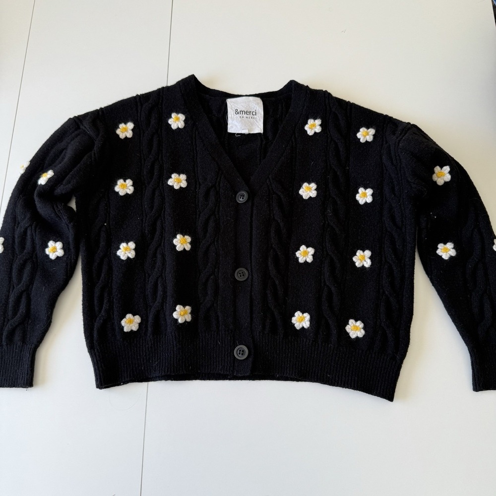&‎ Merci Black Daisy Cableknit Cardigan Sweater Women's Size Small Acrylic Blend